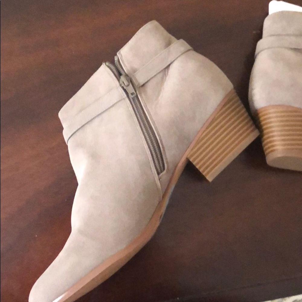 Giani Bernini booties new in box